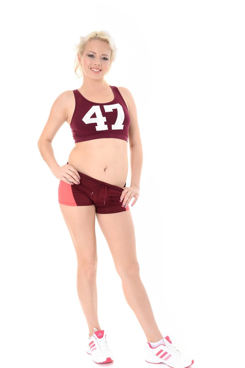Ева, 24